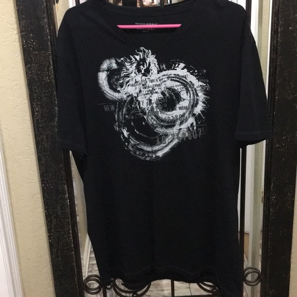 Banana Republic Other - V- neck like new shirt